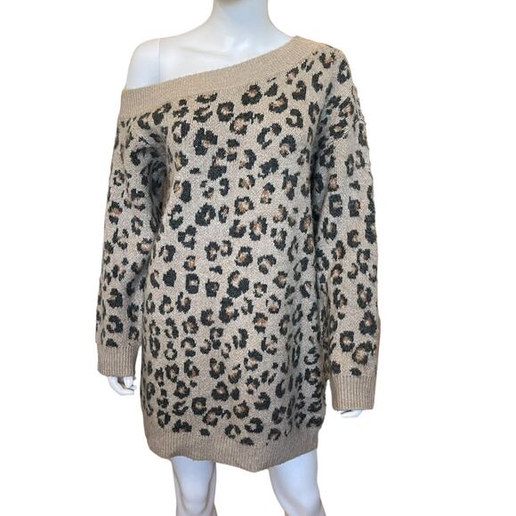 New ~ STEVE MADDEN ~ Animal Print Off-The-Shoulder Sweater Dress Size M FALL - Picture 3 of 7